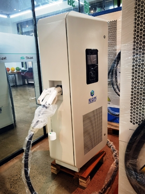 Harga yang bagus CCS1 240kW Dual-Gun DC Electric Vehicle Charging Station on line