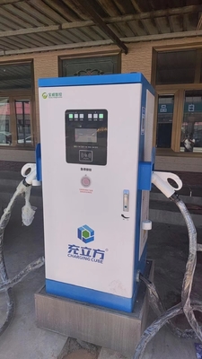 300-750V 80KW EV Charger Tumpukan Tiga Fase Dengan Senapan Ganda Penggunaan Komersial