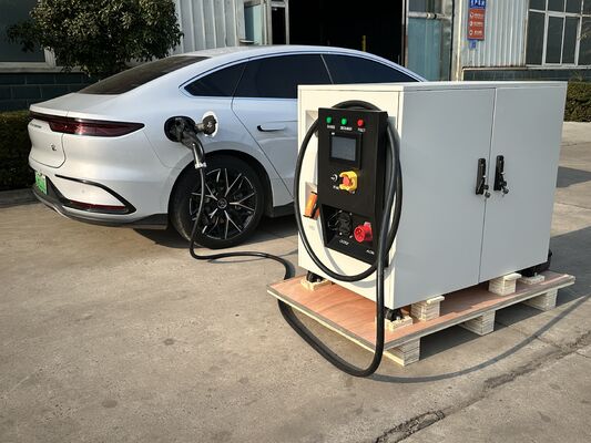 Harga yang bagus Pengisi Daya EV Seluler 120kW 100kWh Stasiun Pengisian Cepat DC Penyimpanan Energi Portabel Berpendingin Cairan On line
