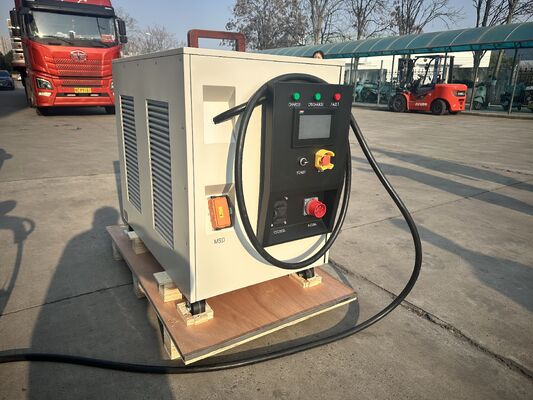 Harga yang bagus Pengisi Daya EV Seluler 60kW 65kWh Stasiun Pengisian Cepat DC Penyimpanan Energi Portabel Berpendingin Cairan On line